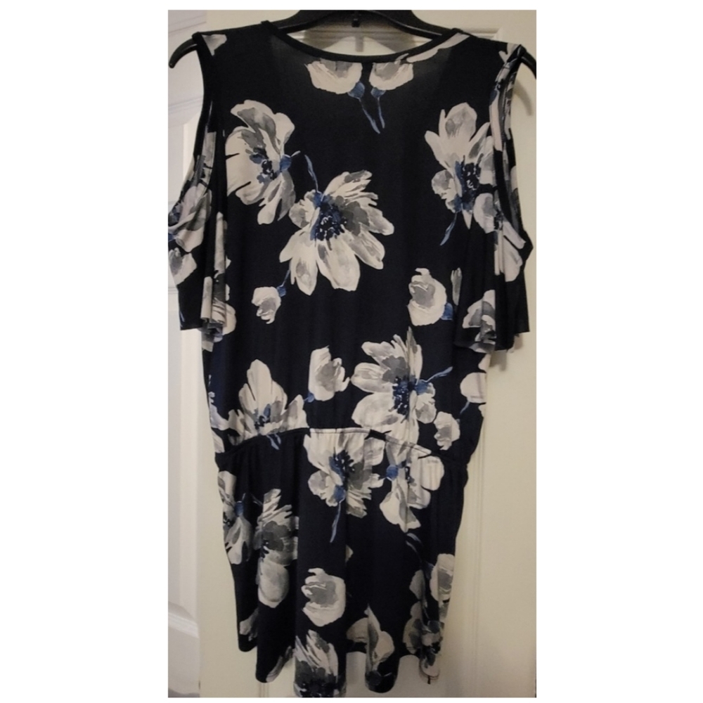 Venus Blue and White Floral Cold-Shoulder Top, Size L - Picture 8 of 10